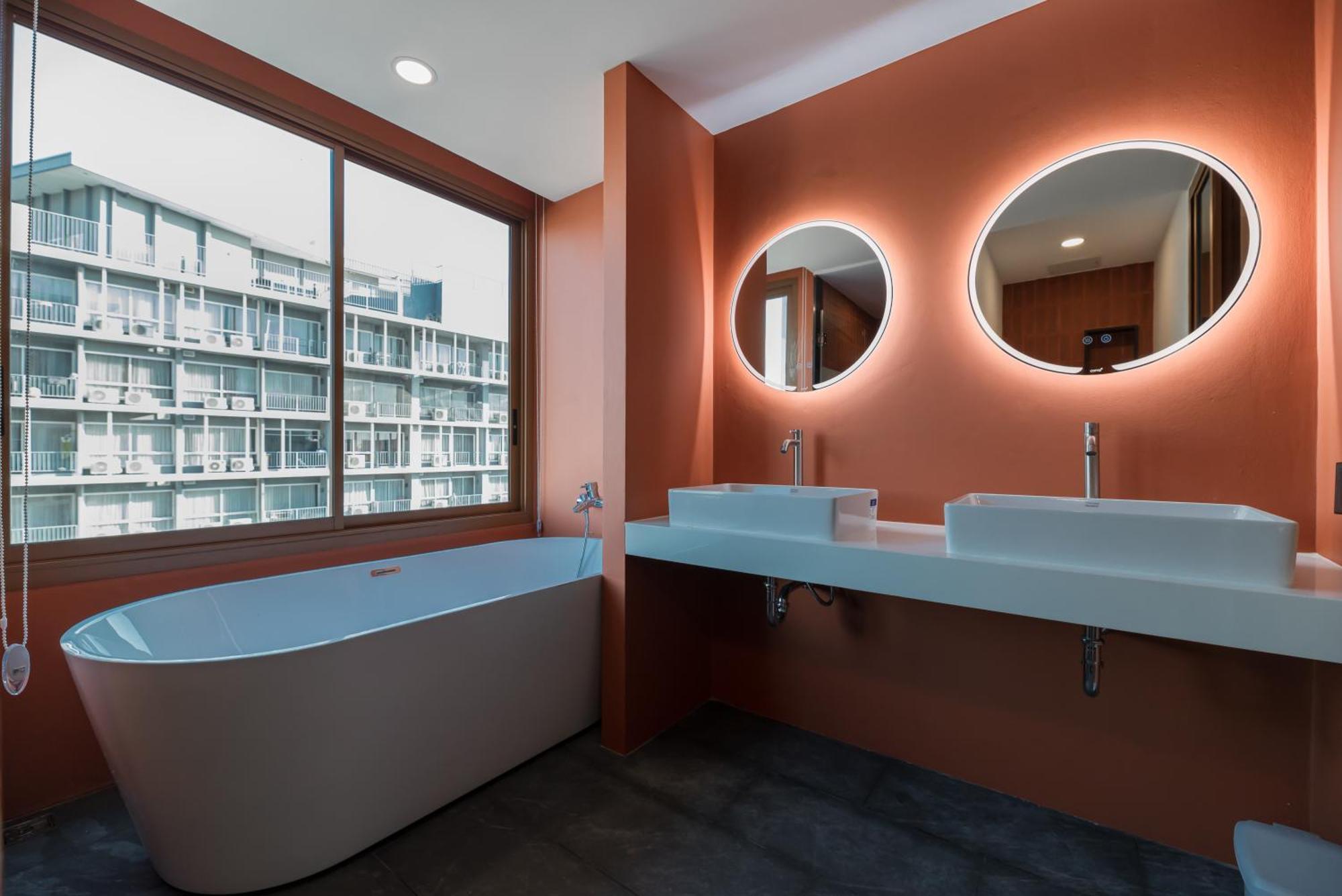 Blu Monkey Hub And Hotel Bangsaen Екстериор снимка