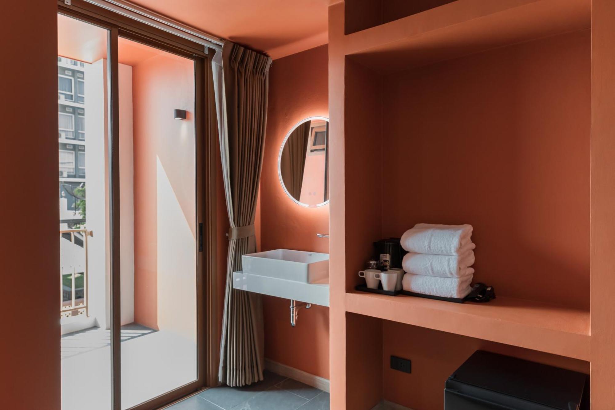 Blu Monkey Hub And Hotel Bangsaen Екстериор снимка